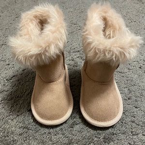 Tan toddler hard bottom boots 4c